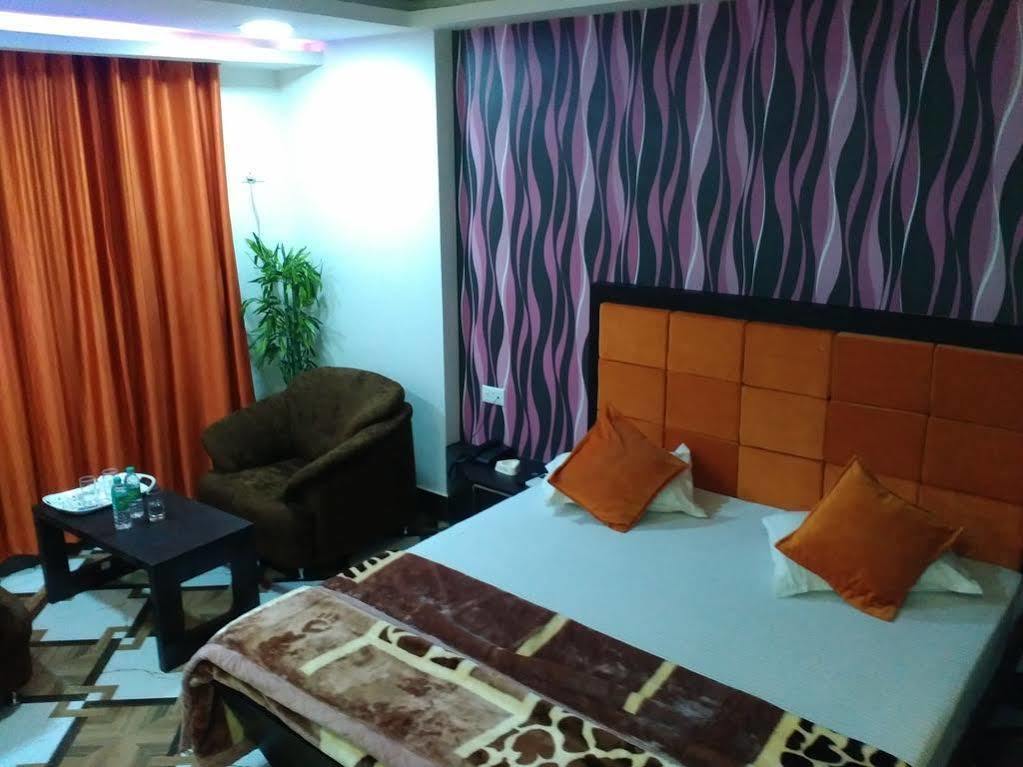 דאוגהאר Hotel Rajkamal מראה חיצוני תמונה